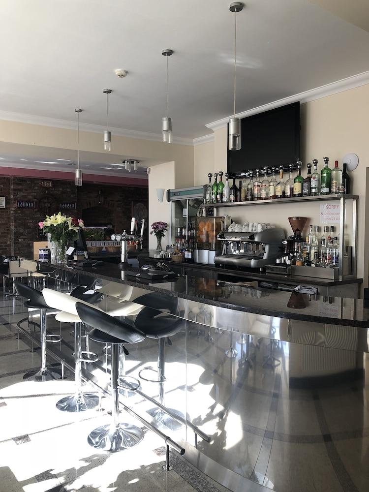伊斯特里维埃拉酒店 伊斯特布恩 外观 照片
